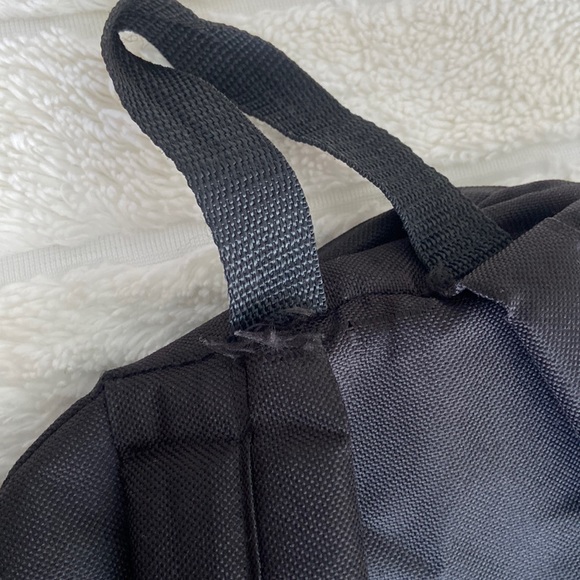 SF Giants Black Backpack with ‘SF’ Logo - Picture 7 of 9